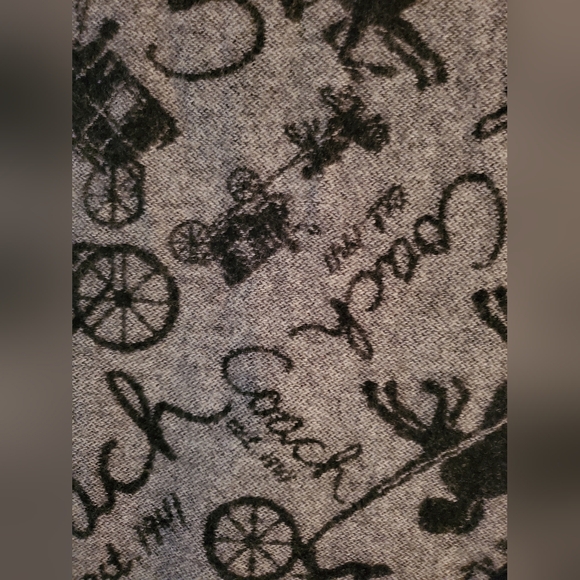 COACH gray black wool horse, carriages, Coach est 1941 rectangular fringe scarf - Picture 7 of 8